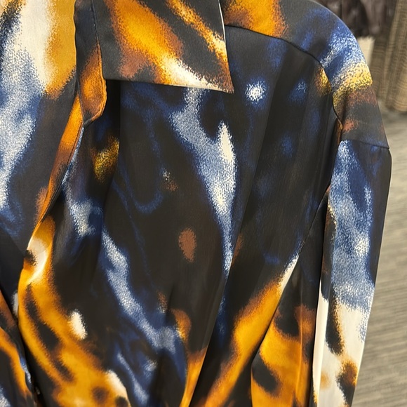 Worthington Satin Top 🧡💙 - Picture 6 of 8